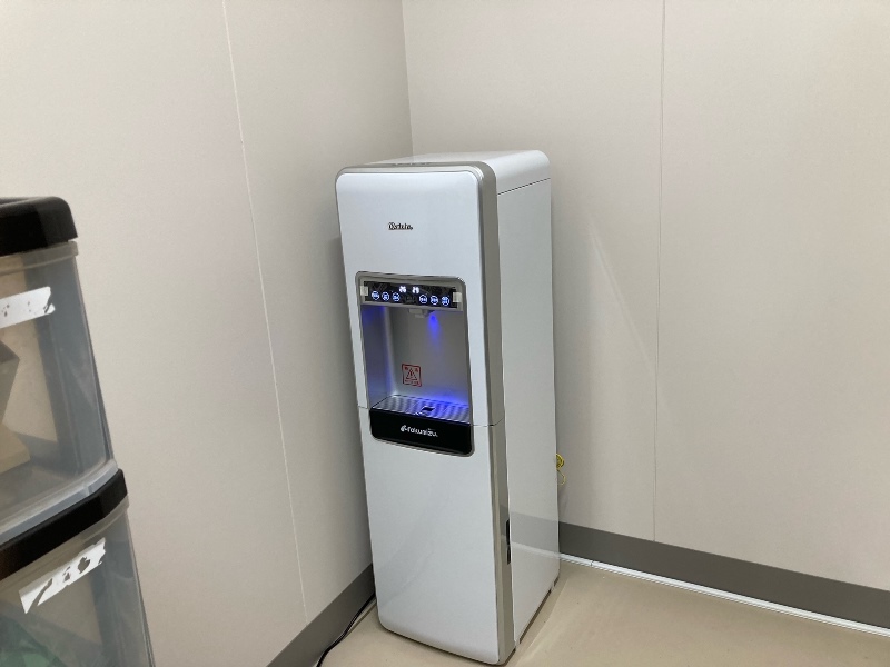福岡県福津市の学校に設置した水道直結ウォーターサーバー ピュレストスタンドタイプ