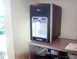 北海道日高郡の企業オフィスに設置した水道直結ウォーターサーバー ピュレスト卓上タイプ